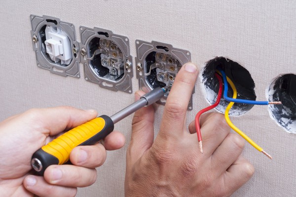 Dépannage et rénovation électrique à SAINT JULIEN DE CONCELLES